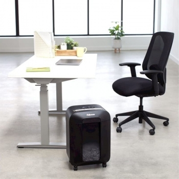  Fellowes PowerShred LX85 (.P-4)//12./19.///.
