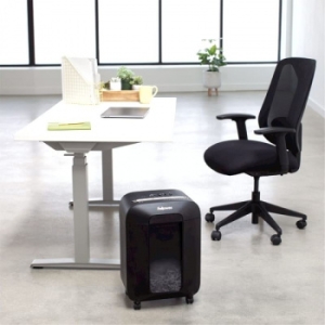  Fellowes PowerShred LX85 (.P-4)//12./19.///.