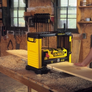   DeWALT DW733  1800 10000/  317  0-2
