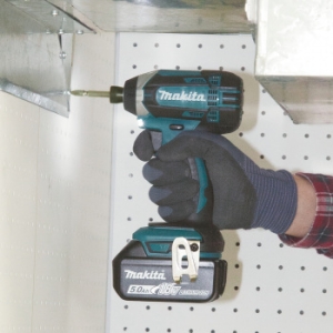 - Makita DTD152Z  (),{18,Li-ion,0-3500,6- 14,1.3,,165