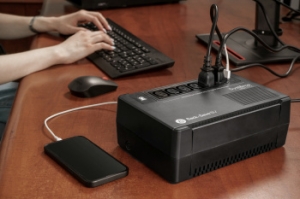 Systeme Electri Back-Save, 600VA/360W, 230V, Line-Interactive, AVR, 6xC13 Outlets, USB charge(t