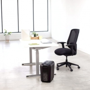  Fellowes PowerShred LX65  (.P-4)//10./22.///.