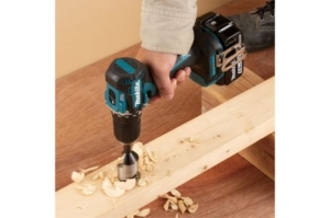 - Makita DDF487Z