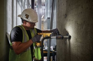  DeWalt DCH133M1-QW :SDS-plus .:2.6 18 . (  )