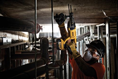  DeWalt DCH133M1-QW :SDS-plus .:2.6 18 . (  )