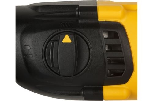  DeWalt DCH133M1-QW :SDS-plus .:2.6 18 . (  )