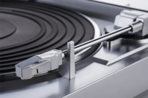   Denon DP-29F   