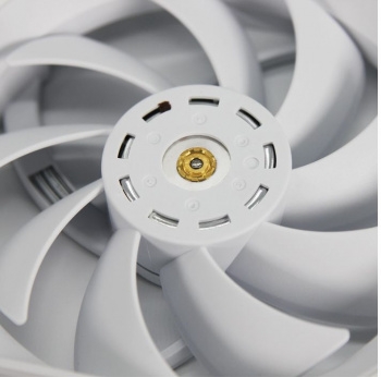  Thermalright TL-C12-PRO-W  4-pin 29.6dB 170gr Ret