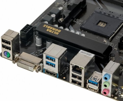   GIGABYTE  B550M DS3H V1.7 Socket AM4